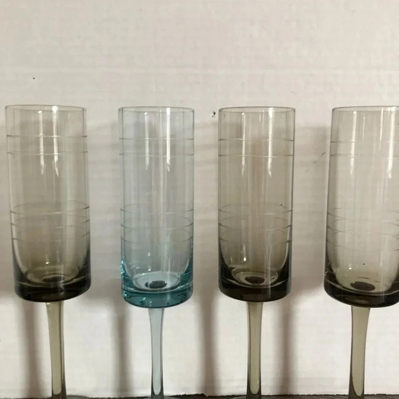 Grid Etched Coloured  Glass Champagne Flutes - Picture 6 of 10
